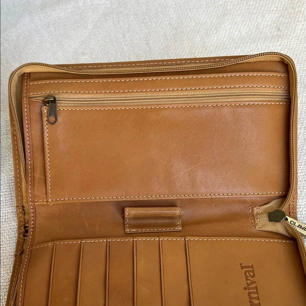 Classic Tan Leather Men's Wallet